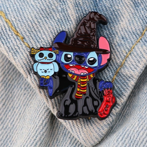 Set of 2 Stitch Enamel Pins Disney Lilo & Stitch Fan Collectible Backpack Badges - Picture 6 of 16
